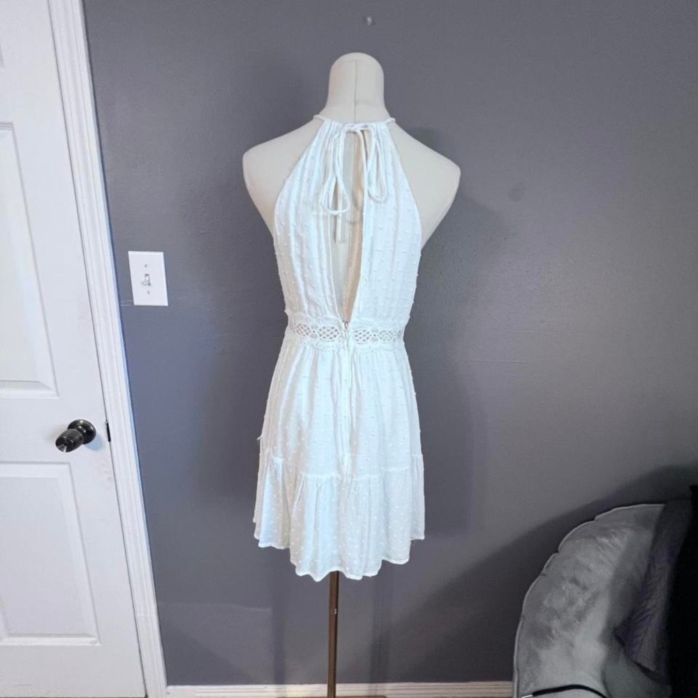 White Lulus mini halter dress with ruffled hem Women's size small‎ - Picture 3 of 8